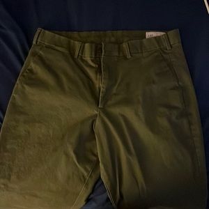 New Gap Dark Green Khakis, 36 x 32
